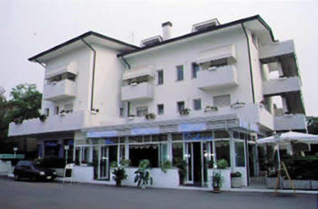 Hotel Zodiaco 리도 디 예솔로 외부 사진